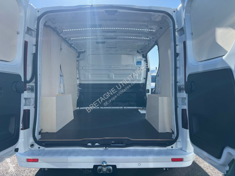 عربة نفعية Nissan PRIMASTAR FG NEUF: BLANC L1H1...