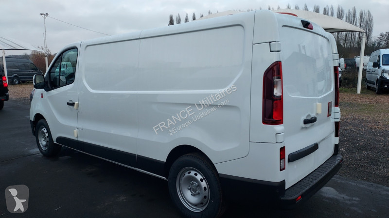 Véhicule utilitaire Renault TRAFIC III FG RED...