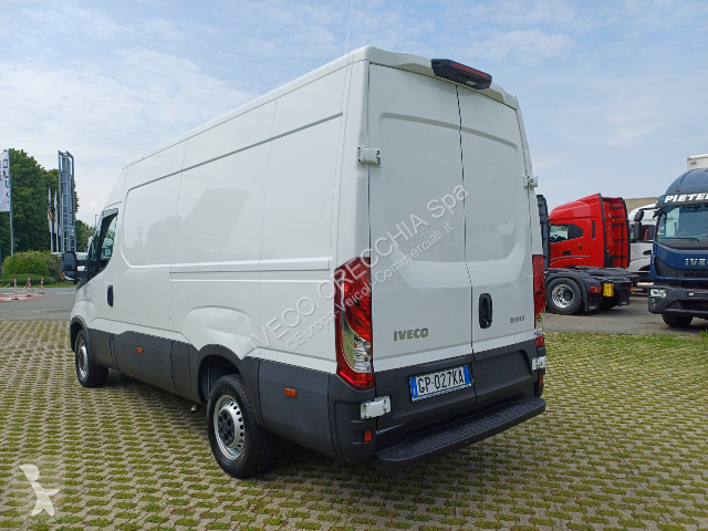 Véhicule utilitaire Iveco DAILY 35S16 - 3520