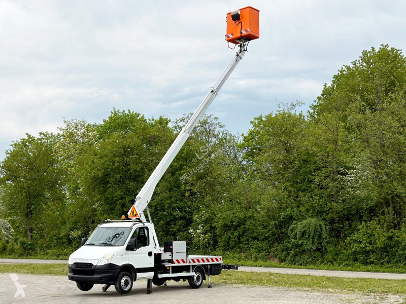 Samochód dostawczy Iveco DAILY...