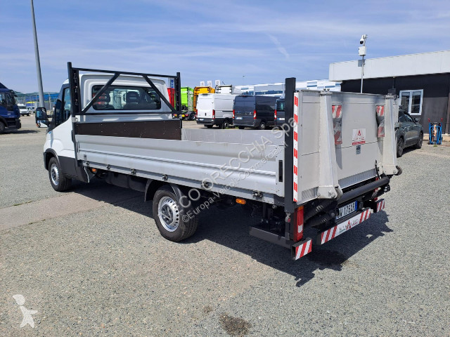 Véhicule utilitaire Iveco DAILY 35S14H