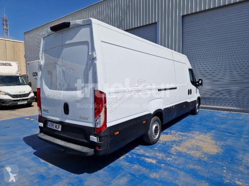 Iveco  DAILY 35S16 16M3 van