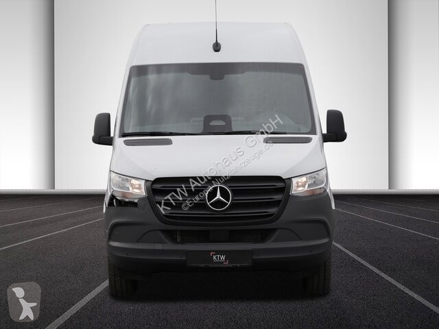 Véhicule utilitaire Mercedes Sprinter 317...