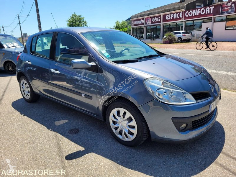 عربة نفعية Renault CLIO