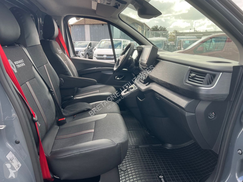Véhicule utilitaire Renault TRAFIC III FG NEUF:...