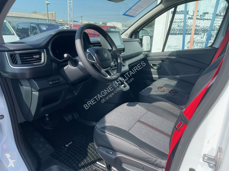 Véhicule utilitaire Renault TRAFIC III FG NEUF:...