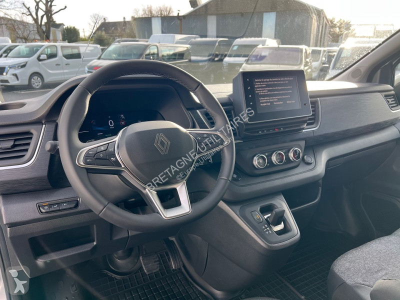Véhicule utilitaire Renault TRAFIC III FG NEUF:...
