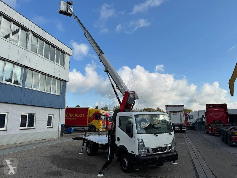 Samochód dostawczy Nissan 35.12 PALFINGER...