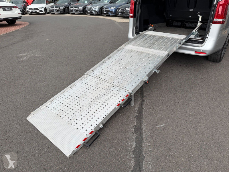 Furgoneta Mercedes Vito  Tourer 9G Laderampe...