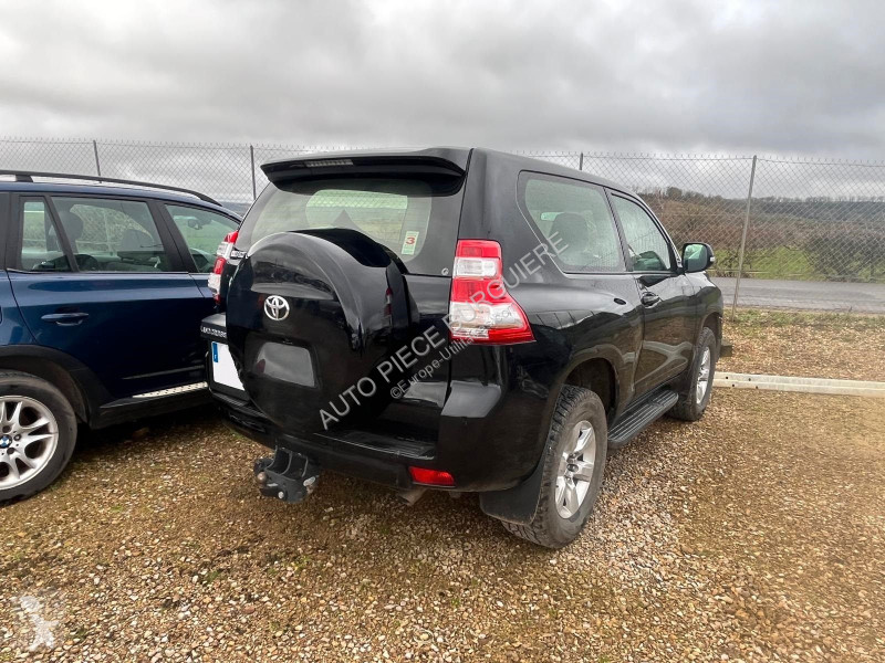 Samochód dostawczy Toyota 2.8 D-4D 177 Life /...
