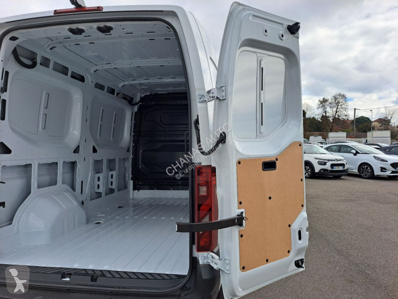 Furgoneta Renault 3T5 L2H2 BLUE DCI 150