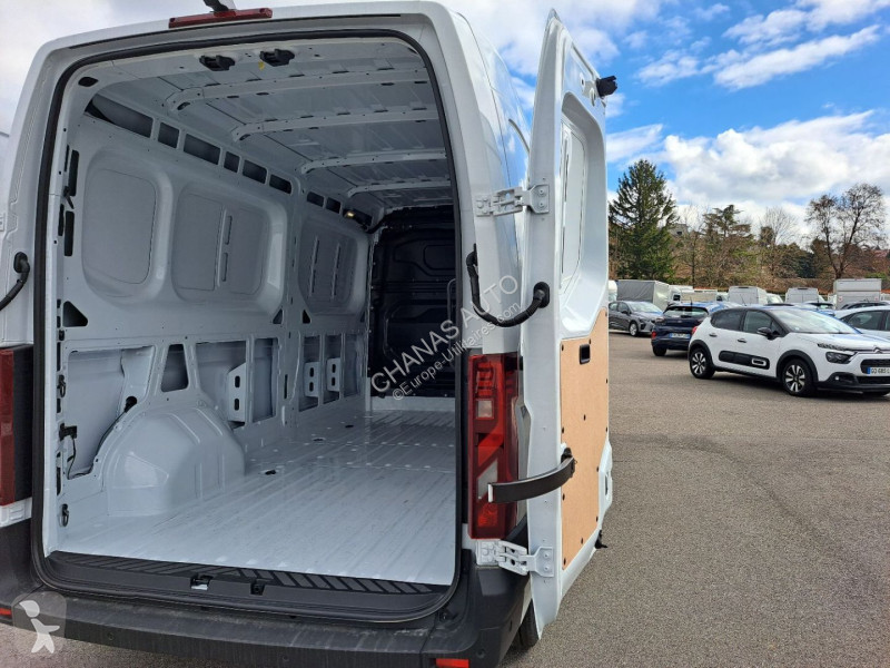Furgoneta Renault 3T5 L3H2 BLUE DCI 150