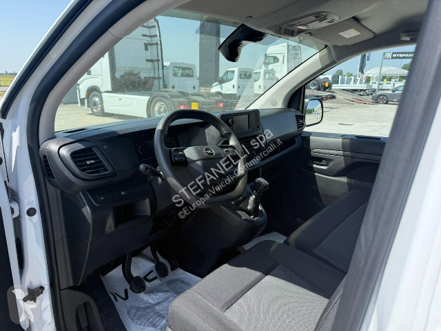 عربة نفعية Opel VIVARO 2.0 145CV L2H1