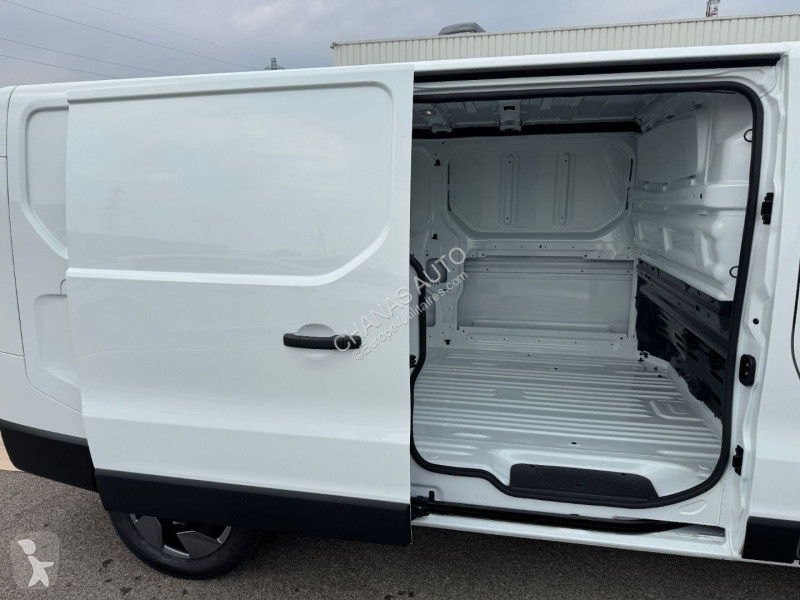 Bedrijfswagen Renault L2H1 3T DCI 150 AUTO RED...