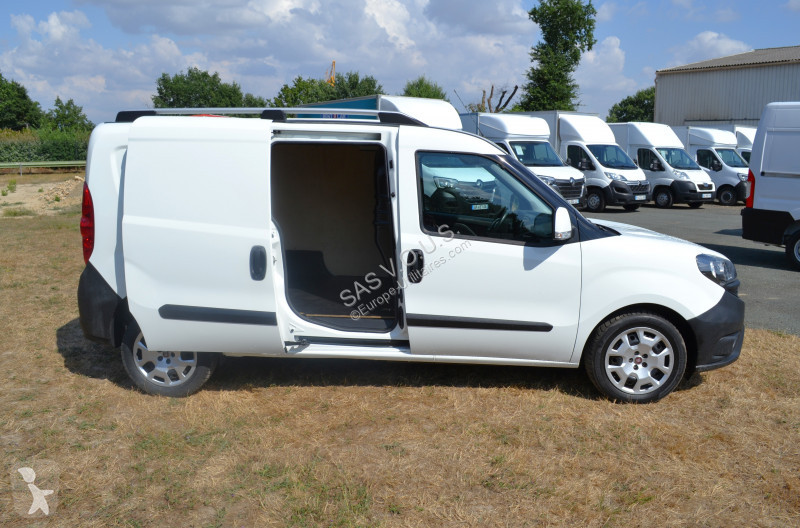 Véhicule utilitaire Fiat FIAT DOBLO CARGO MAXI...