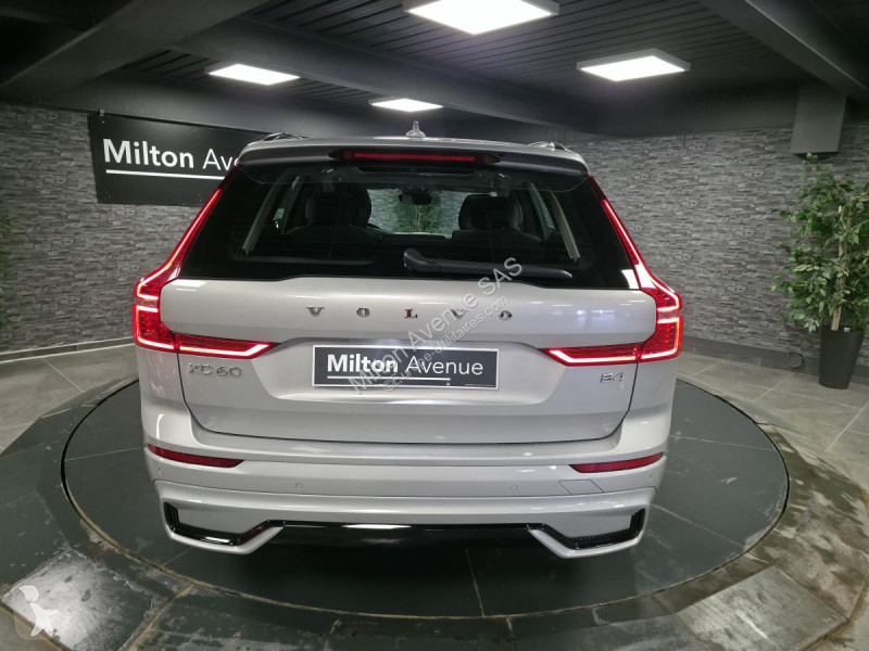 Samochód dostawczy Volvo XC60 B4 Micro-Hybride...