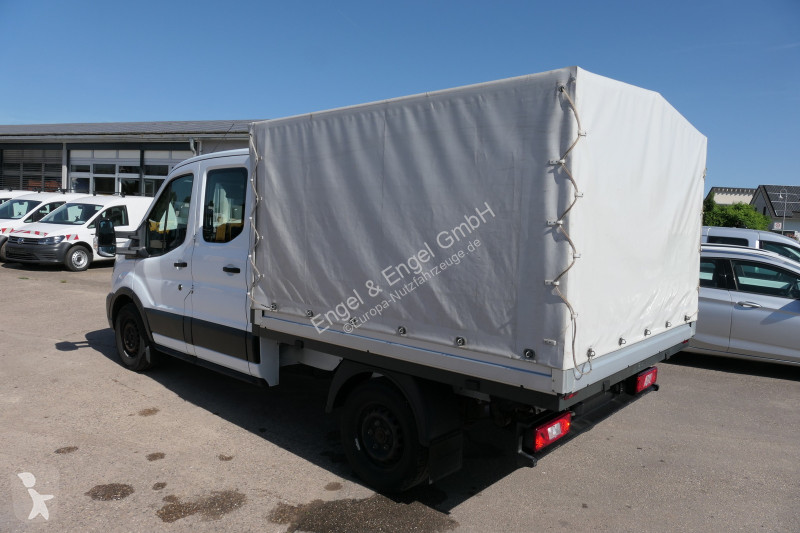 Véhicule utilitaire Ford Transit 350 2,0 TDCi...