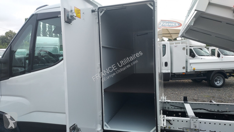 Véhicule utilitaire Iveco DAILY BENNE ACIER JPM...