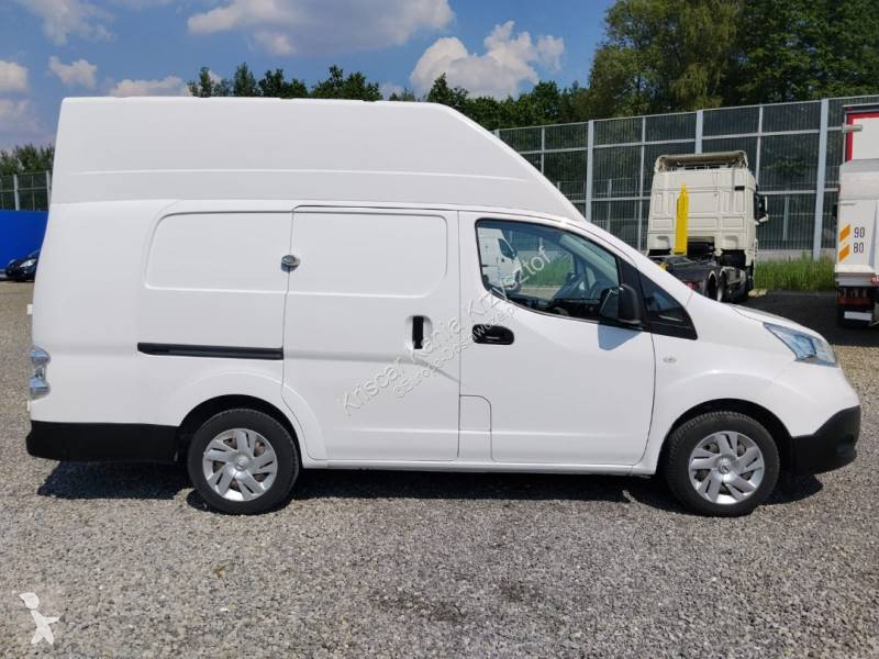 Samochód dostawczy Nissan