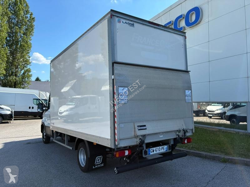 Véhicule utilitaire Iveco 3.0 - Caisse 20 m3 +...