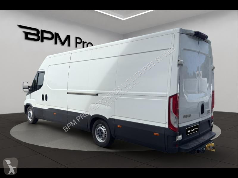 Véhicule utilitaire Iveco 35S Fg 35S16H V16...