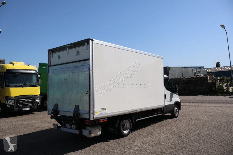 Bedrijfswagen Iveco 35C15 Gesloten Laadbak *...