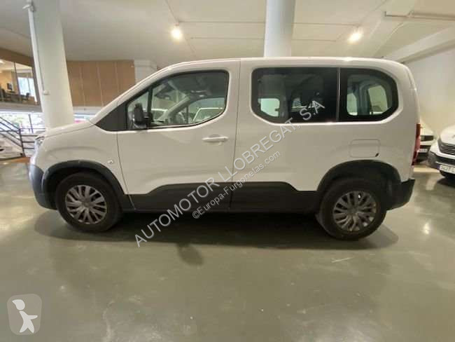 عربة نفعية Peugeot