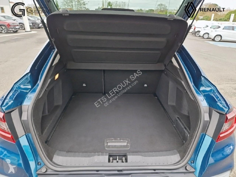 عربة نفعية Renault ARKANA