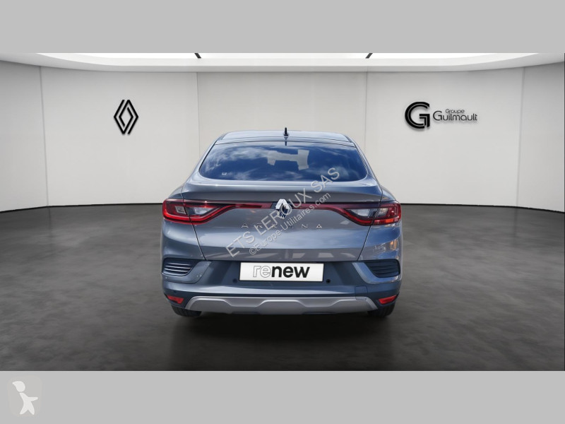 عربة نفعية Renault ARKANA