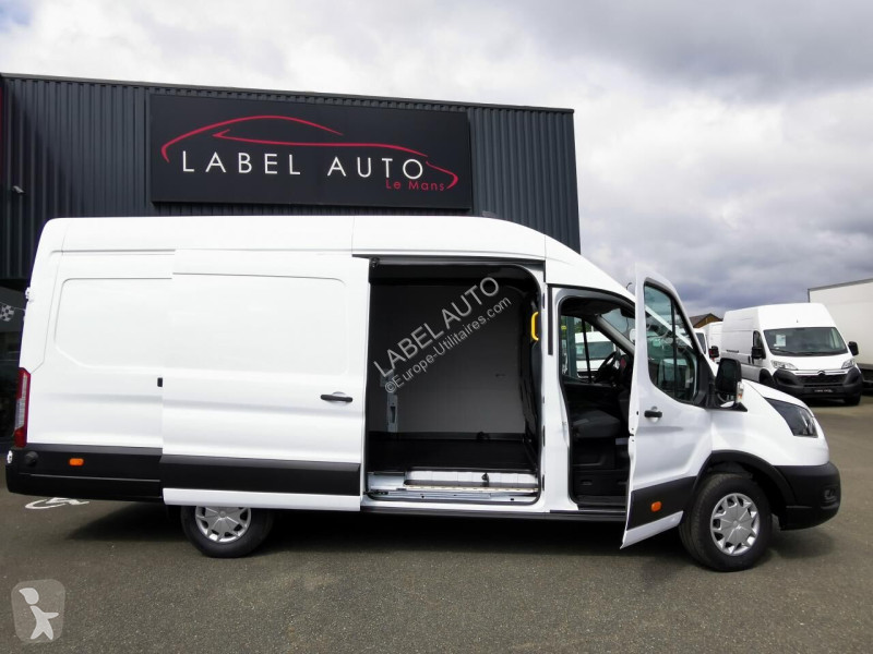 Véhicule utilitaire Ford