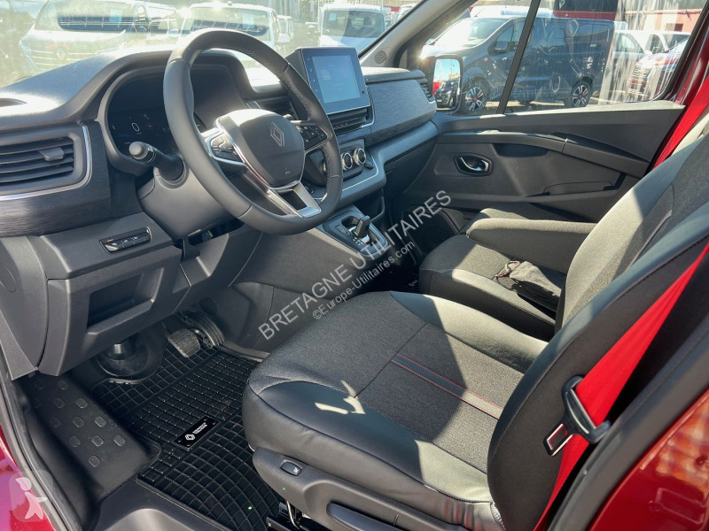 Véhicule utilitaire Renault TRAFIC III FG NEUF:...