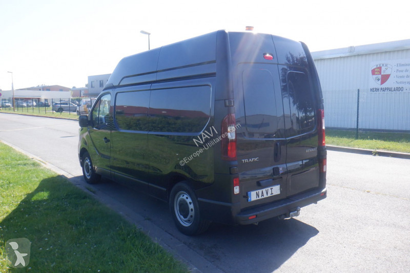 Véhicule utilitaire Renault TRAFIC III FG L2H2...