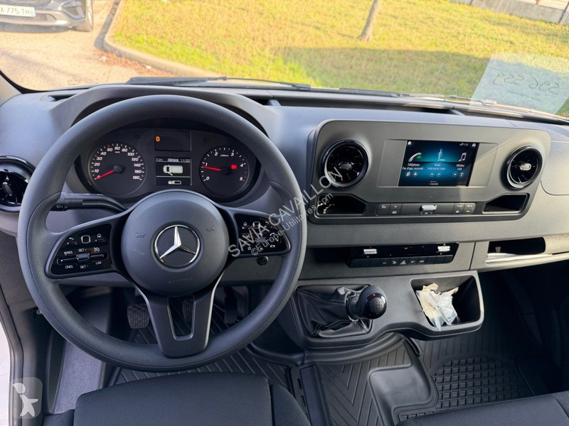 Véhicule utilitaire Mercedes 515 CDI FG 37 3.5T...