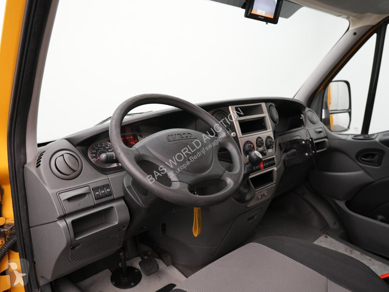 Bedrijfswagen Iveco 35S11