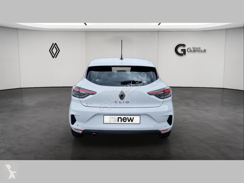 عربة نفعية Renault CLIO V