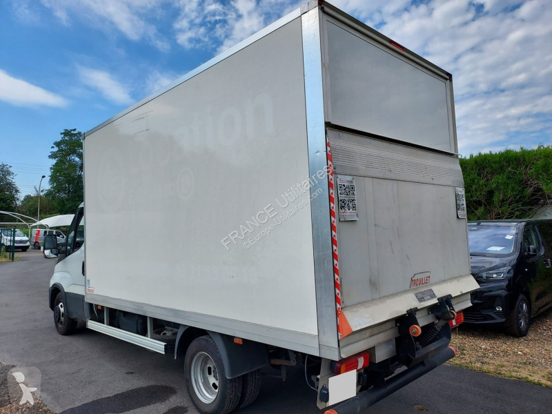 عربة نفعية Iveco DAILY CAISSE 20M3 TROUILLET...