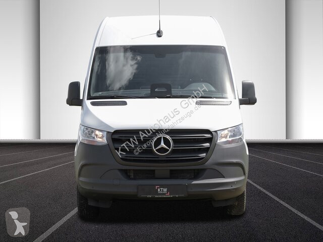 Коммерческий автомобиль Mercedes Sprinter 317...
