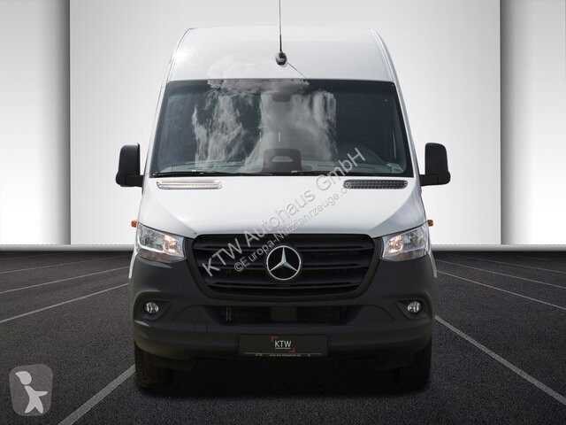 Véhicule utilitaire Mercedes Sprinter 317...