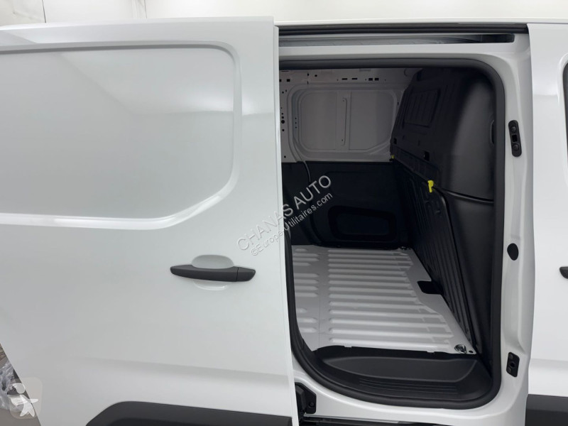 Véhicule utilitaire Peugeot M DIESEL 100 3PL 3...