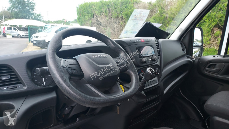 Véhicule utilitaire Iveco DAILY BENNE 6 PLACES...