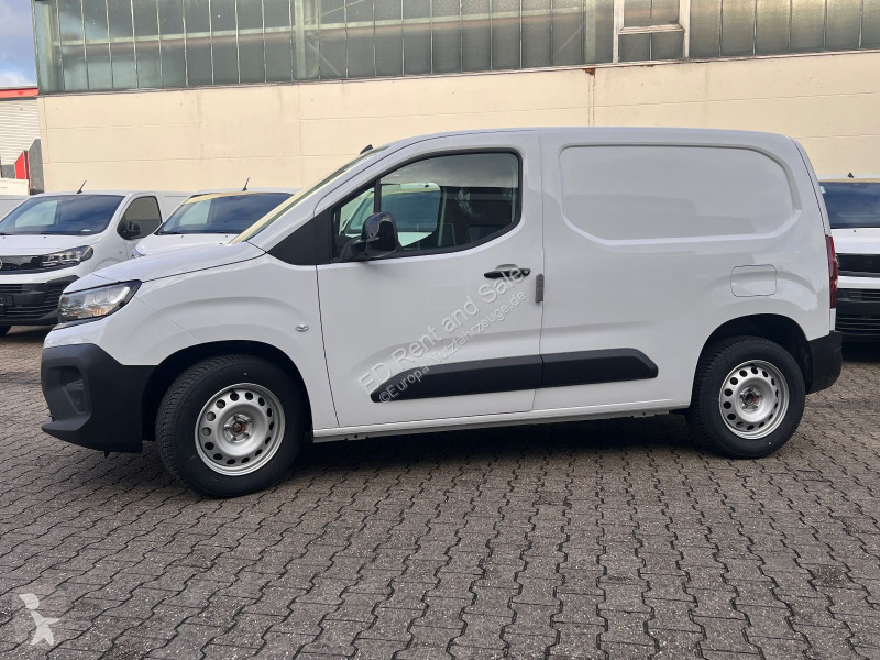 Véhicule utilitaire Opel Cargo...