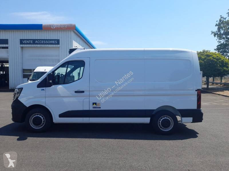 Véhicule utilitaire Nissan