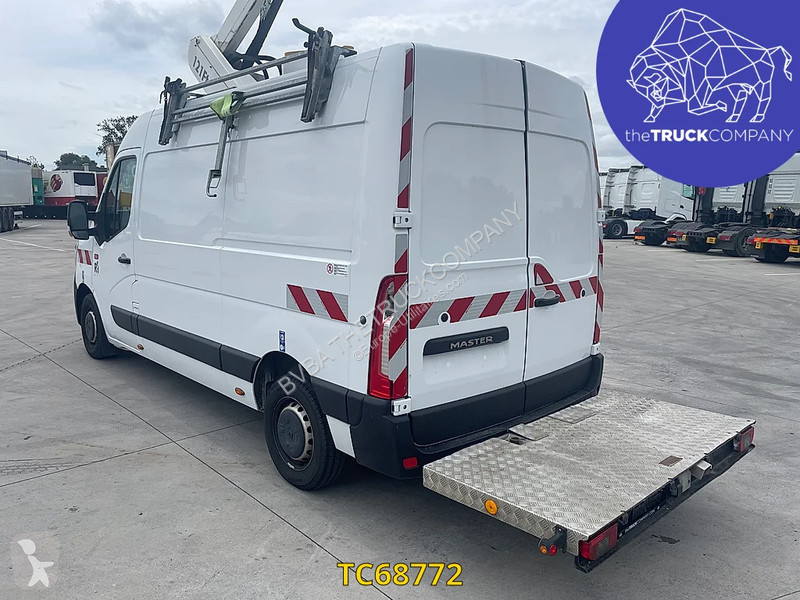 Samochód dostawczy Renault 145.35 nacelle