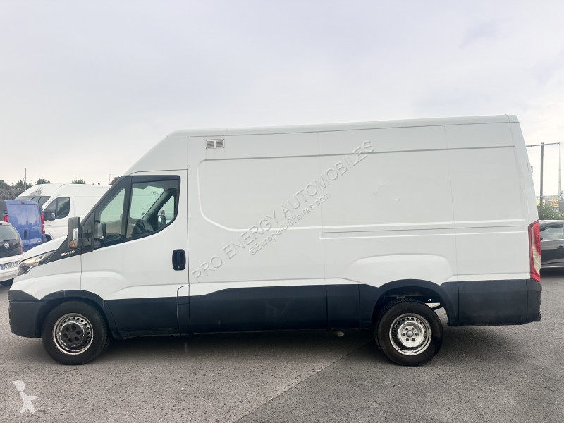 Véhicule utilitaire Iveco DAILY 35S FG 35S11V13