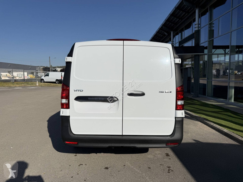 Samochód dostawczy Mercedes VITO FOURGON 116...