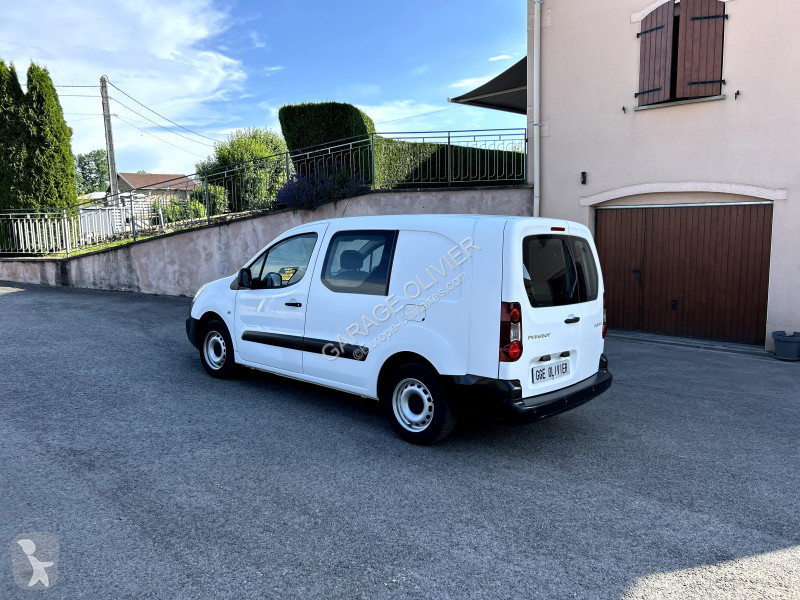 Véhicule utilitaire Peugeot Long Cabine...