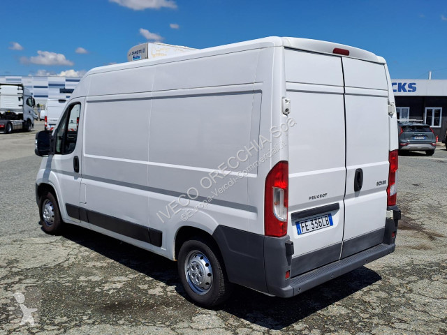 عربة نفعية Peugeot BOXER