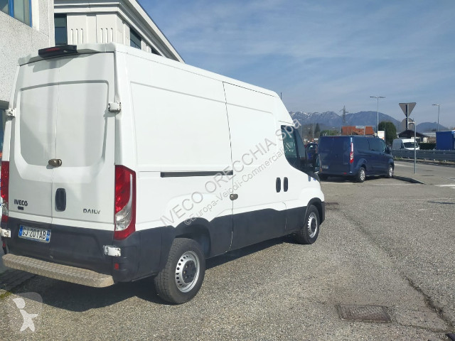 عربة نفعية Iveco DAILY 35S14 - 3520