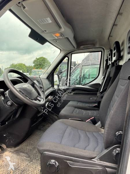 عربة نفعية Iveco