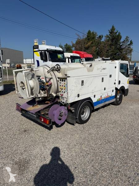 Furgoneta Nissan